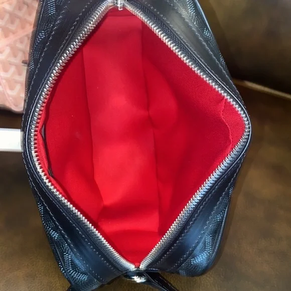 RARE GOYARD CAP VERT JET BLACK LIMITED EDITION WITH RED INTERIOR - Picture 15 of 17